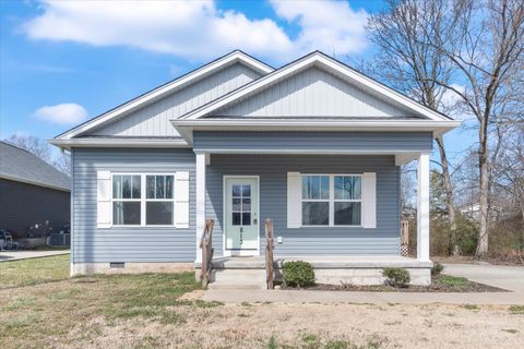 813 South Mountain St Smithville TN 37166