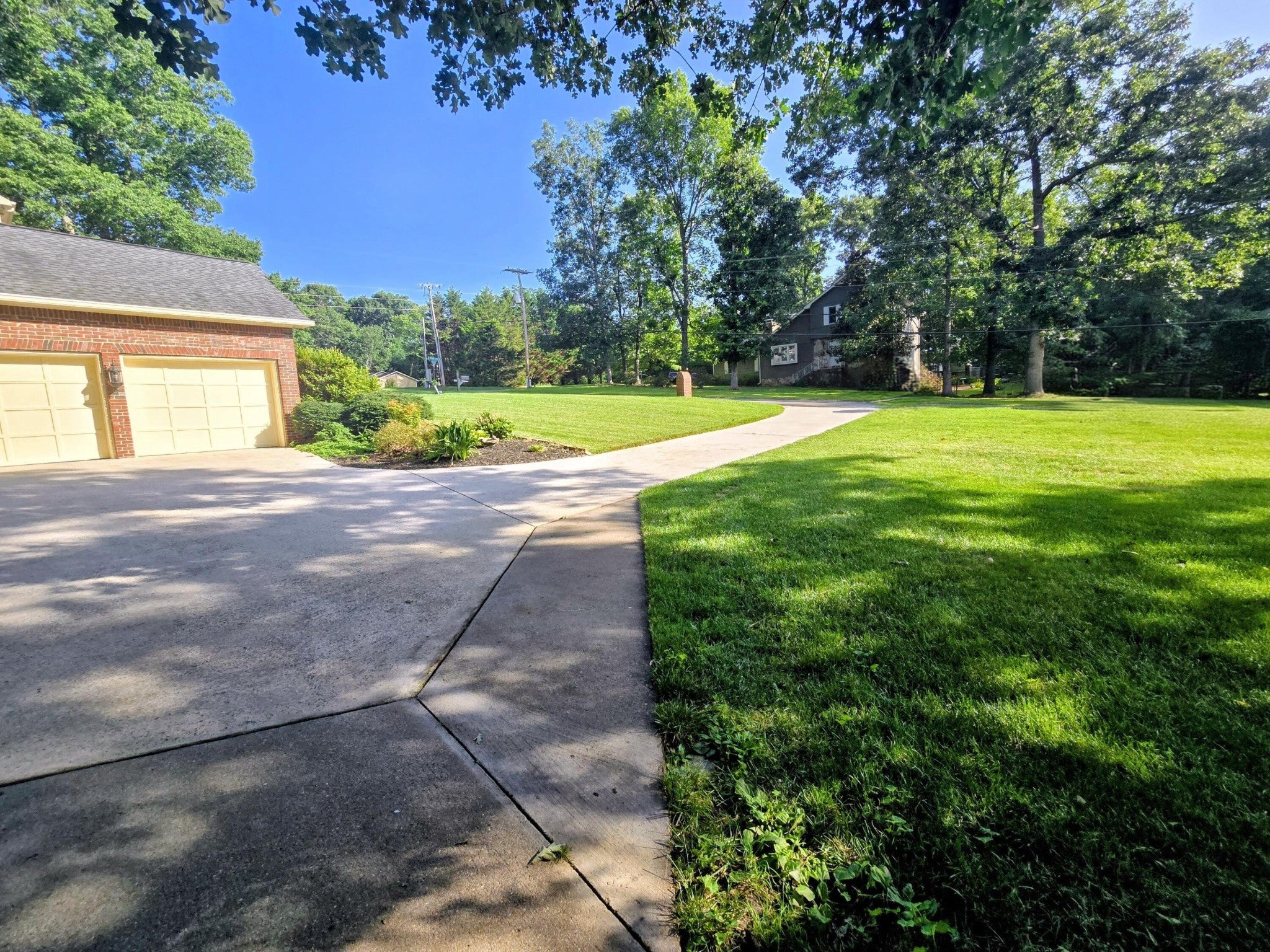 348 Hickory Hills Drive NE