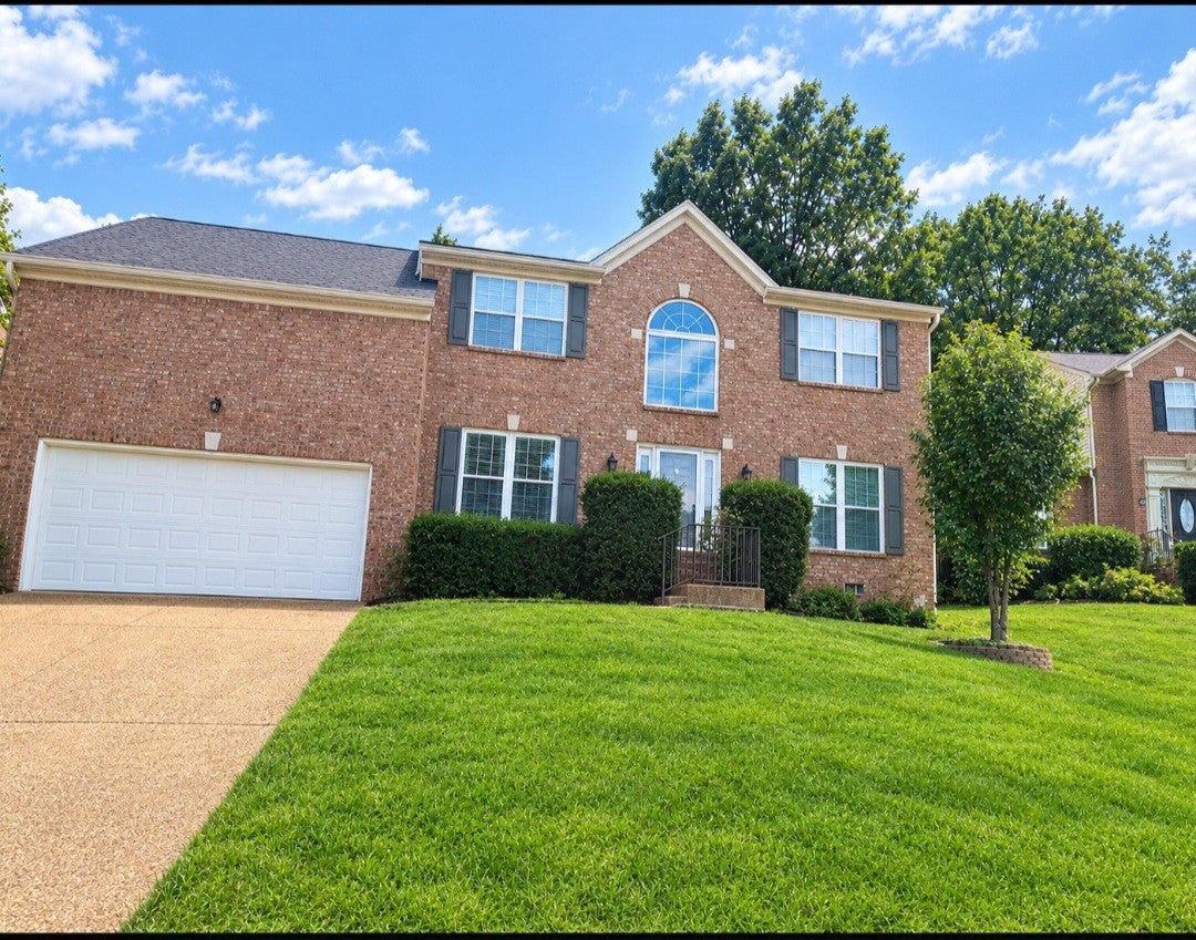 4-bed listing at 109 Holt Br, Nashville