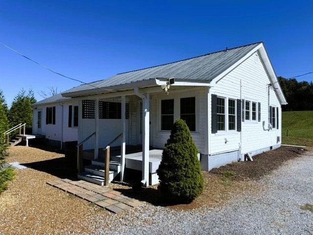5677 Francis Ferry Rd
