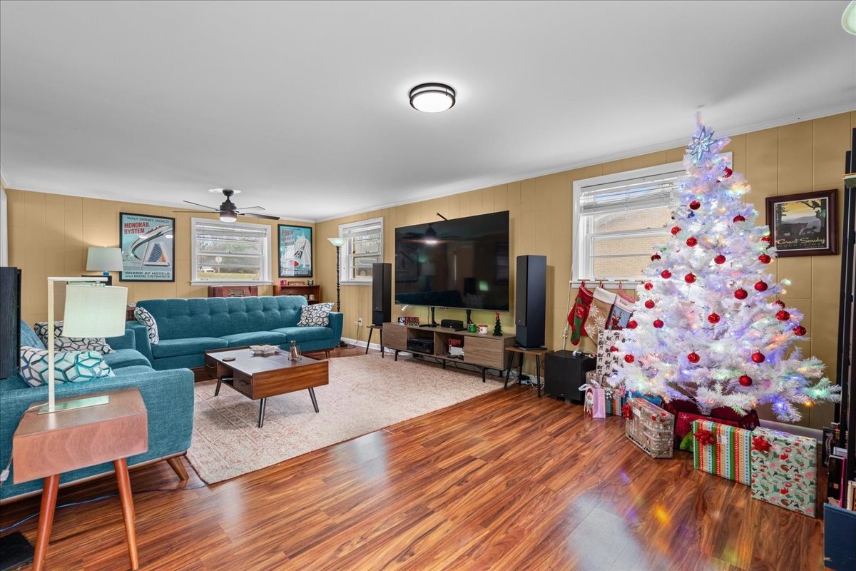 1002 W Northfield Blvd