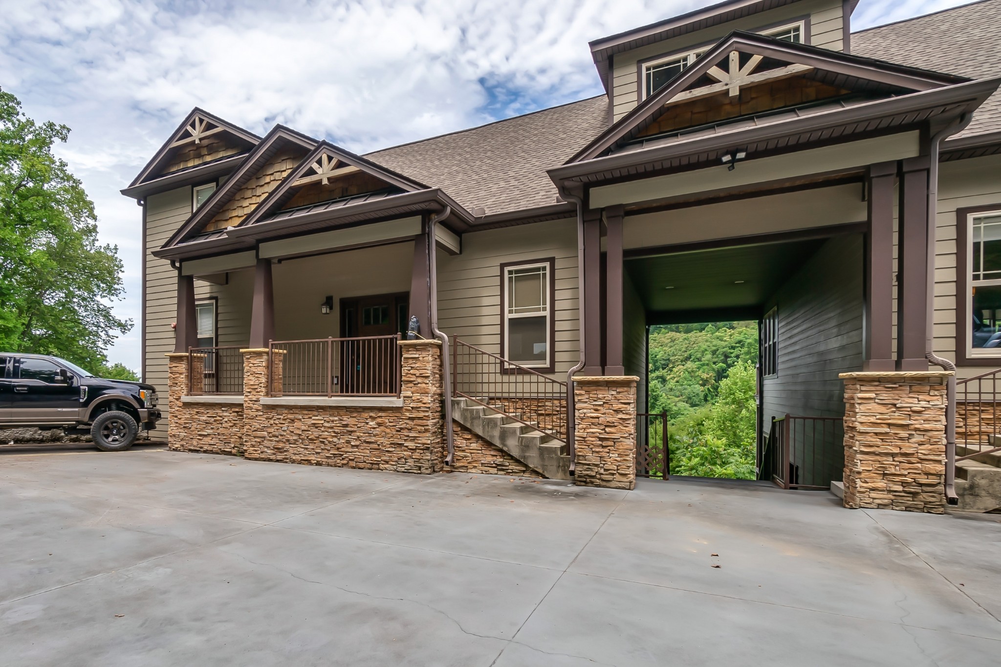 320 Floating Mill Rd