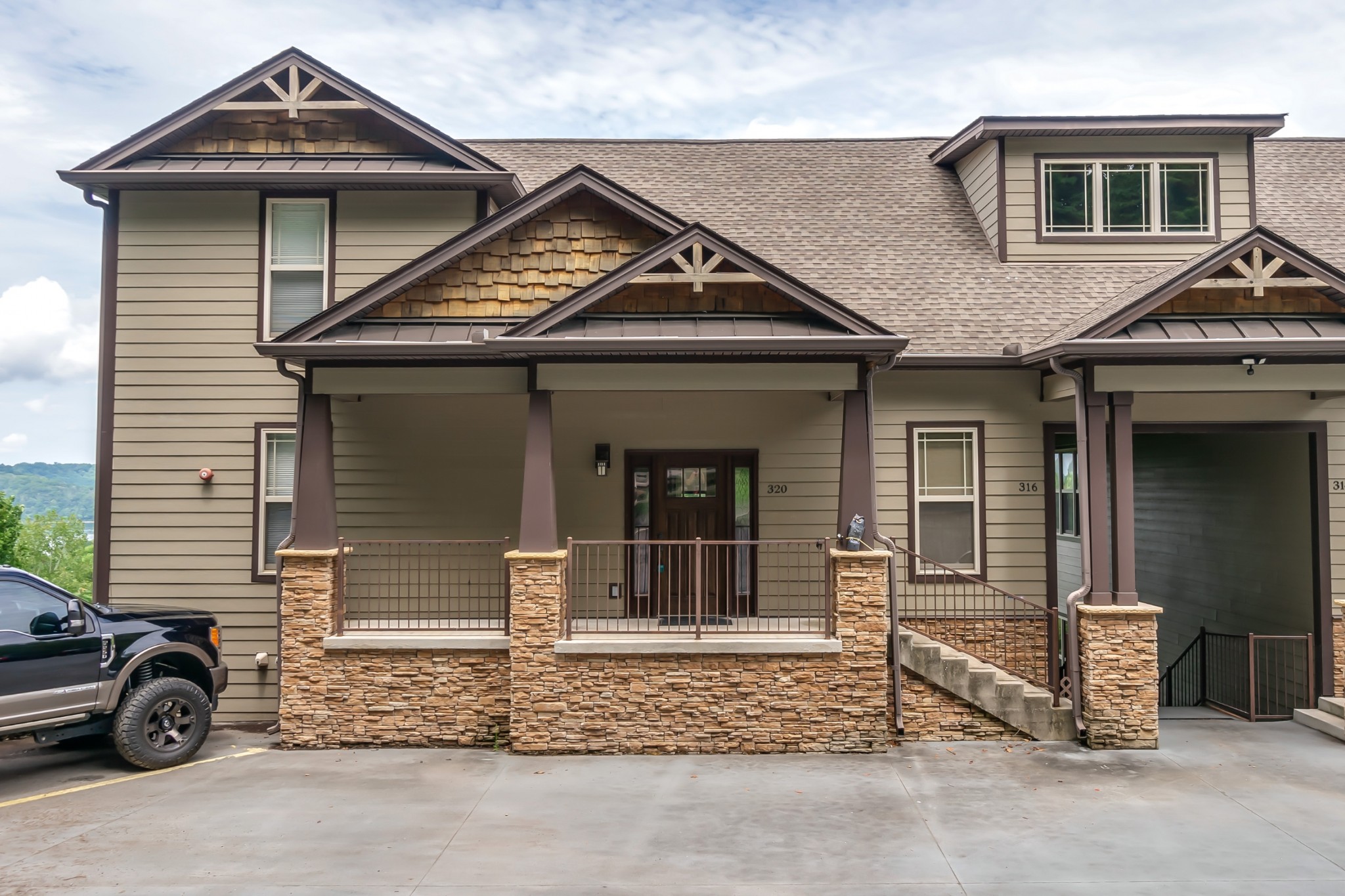 320 Floating Mill Rd