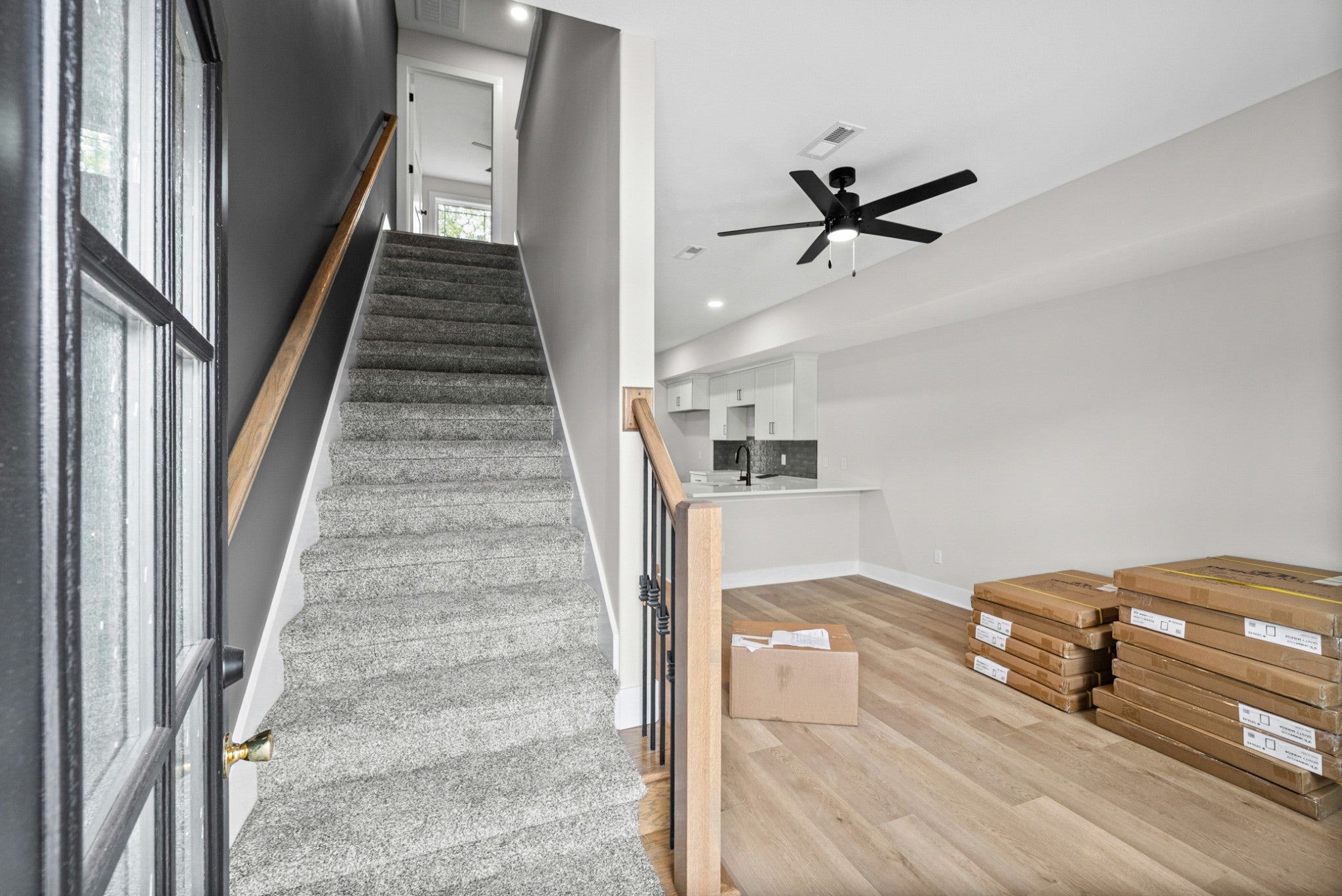 601 Mann Cir Building 1