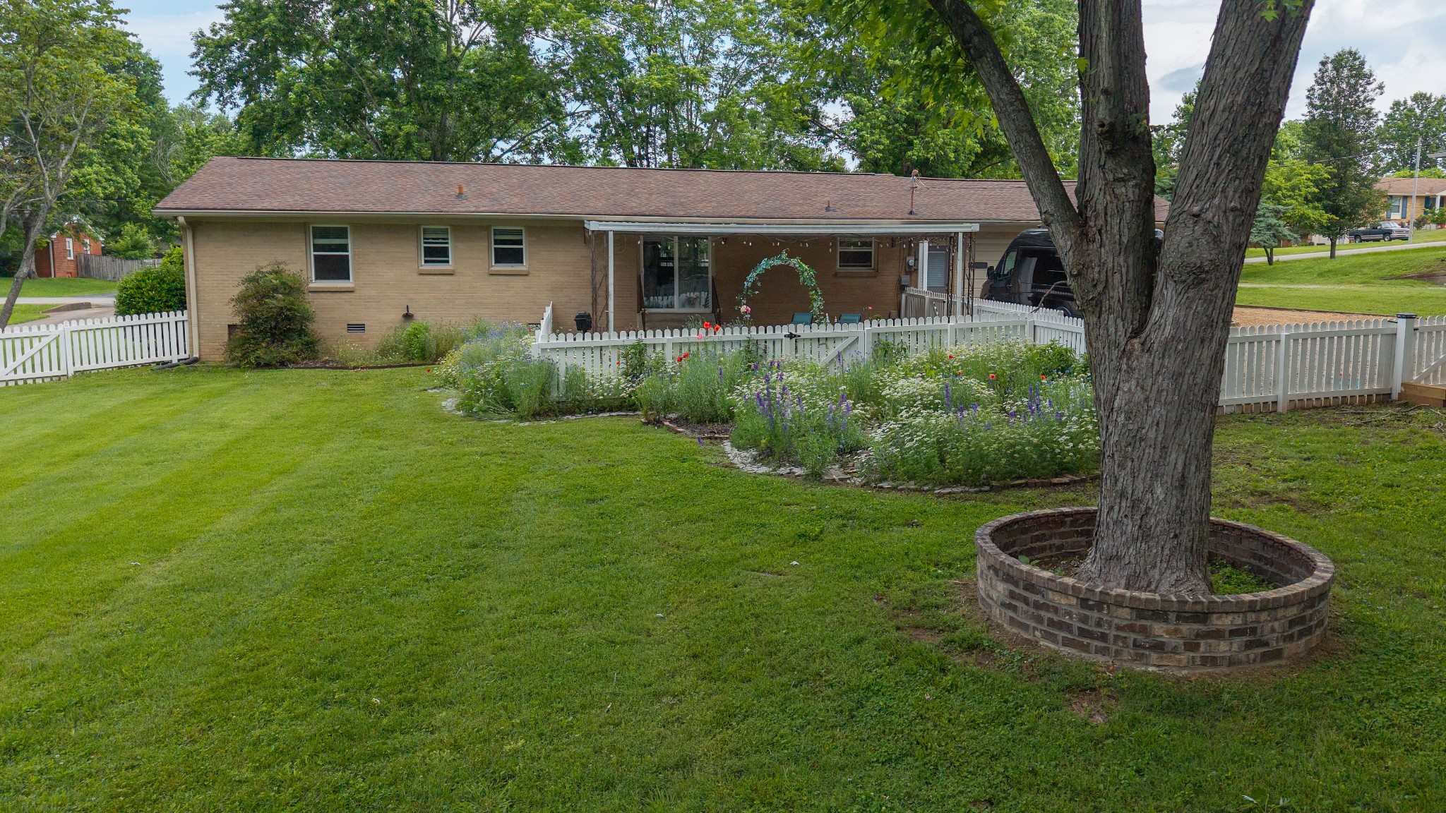 4011 Sheddan Dr