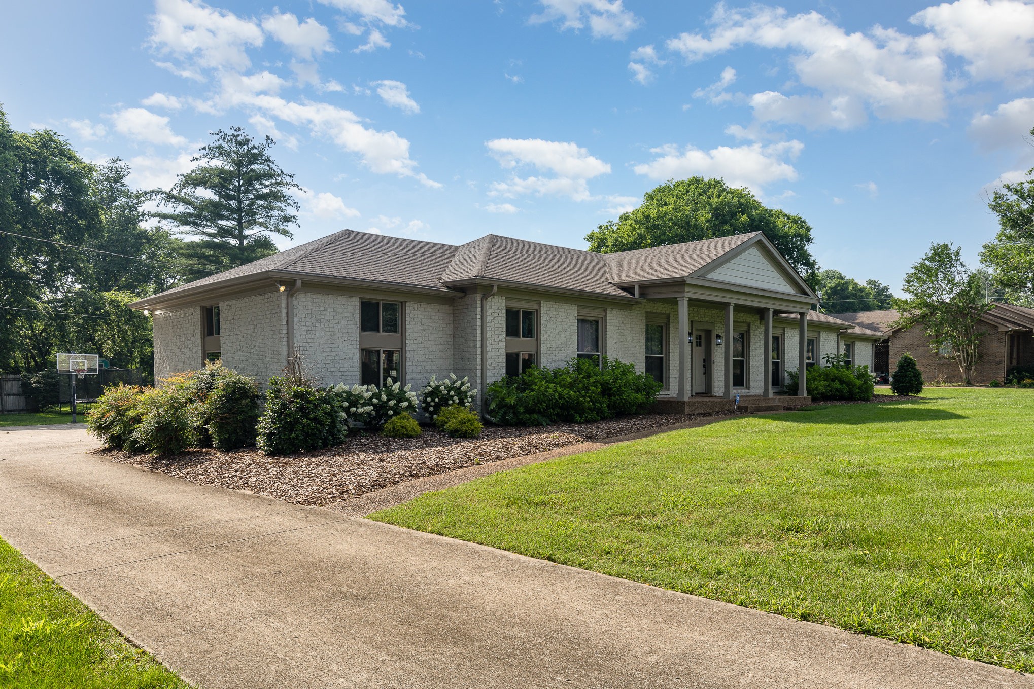 405 Oakvale Dr