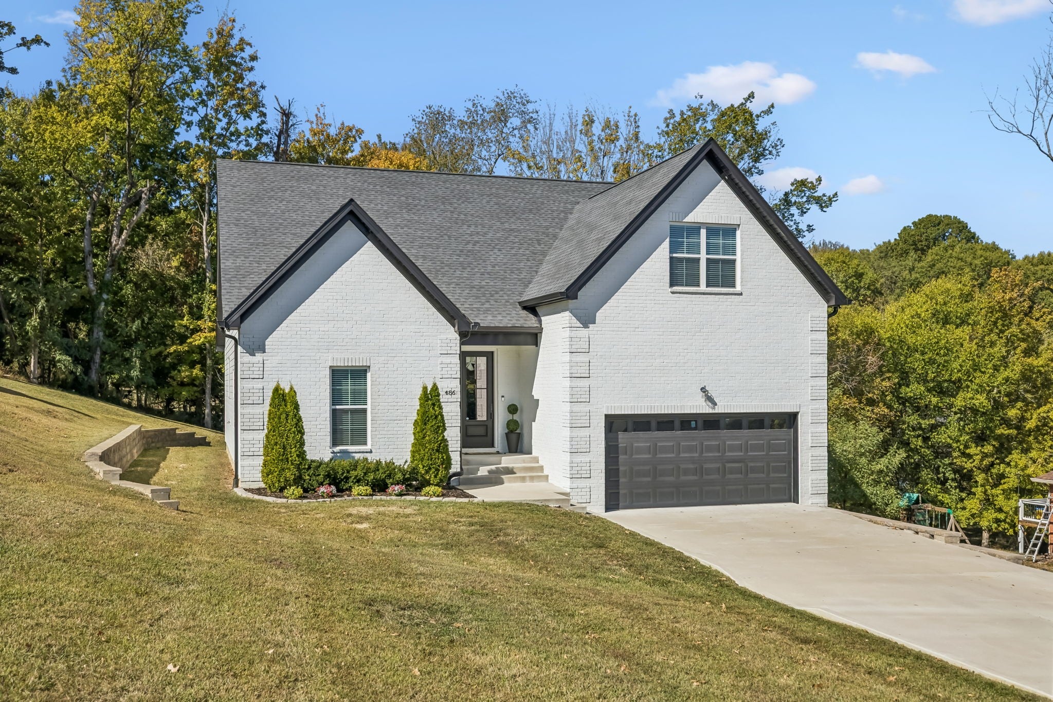 486 David Ave