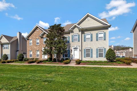 1022 McKenna Dr Thompsons Station TN 37179
