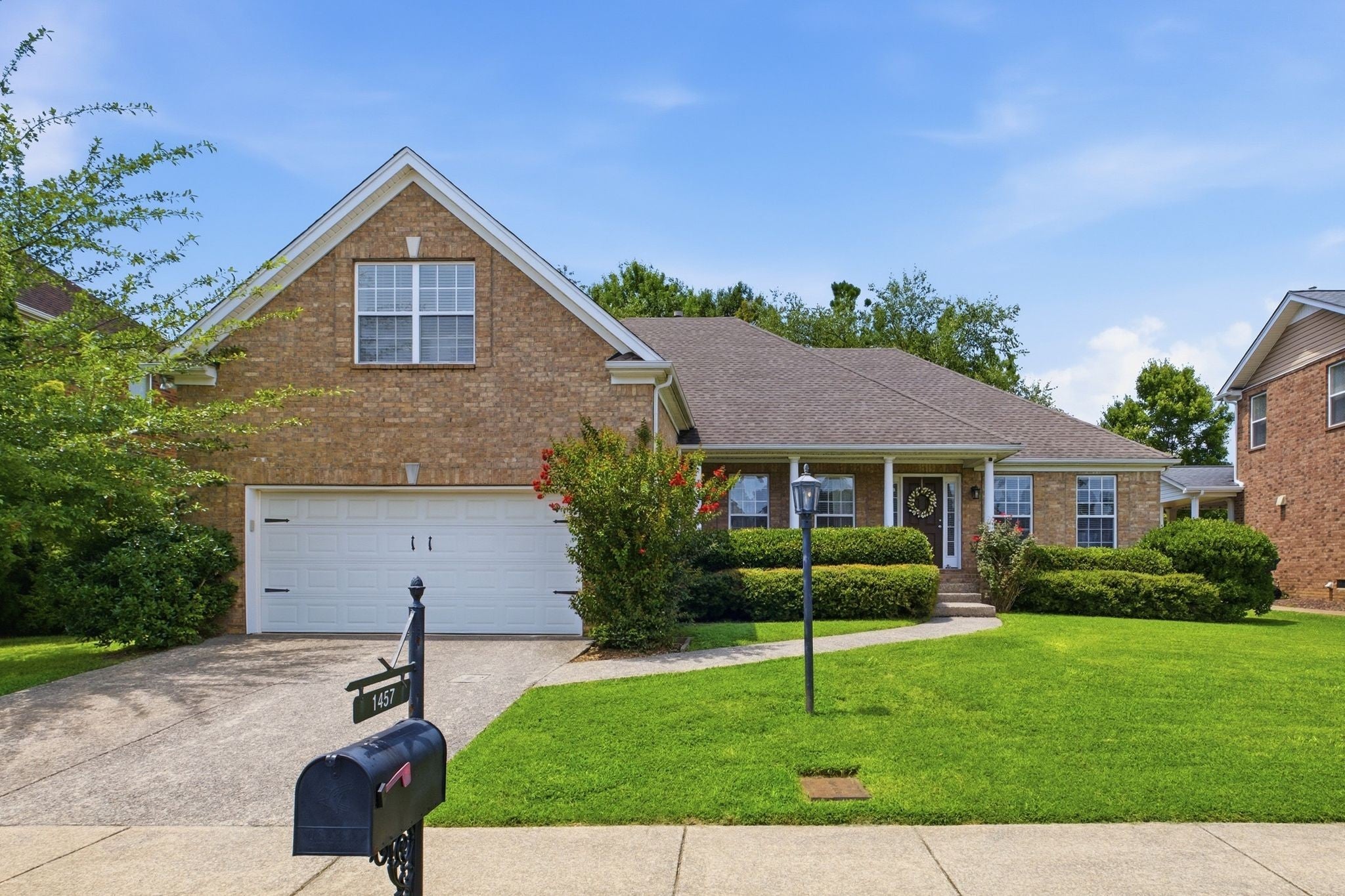 1457 Bridgecross Pkwy, Hermitage TN 37076 3-bed home, photo 3 of 42