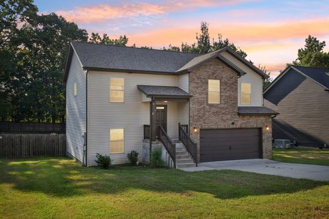 1864 Red Fox Trl Clarksville TN 37042