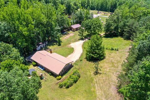 6846 Crooked Creek Rd Lobelville TN 37097