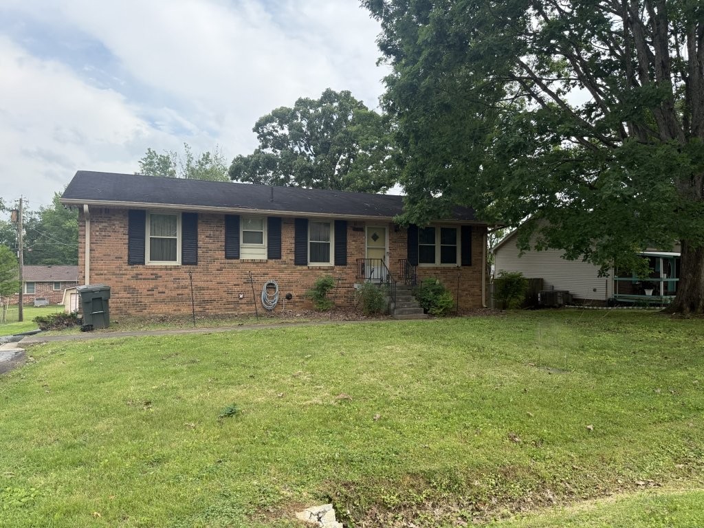 2503 Hickory Dr