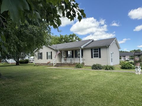 242 Kay Cir Lafayette TN 37083