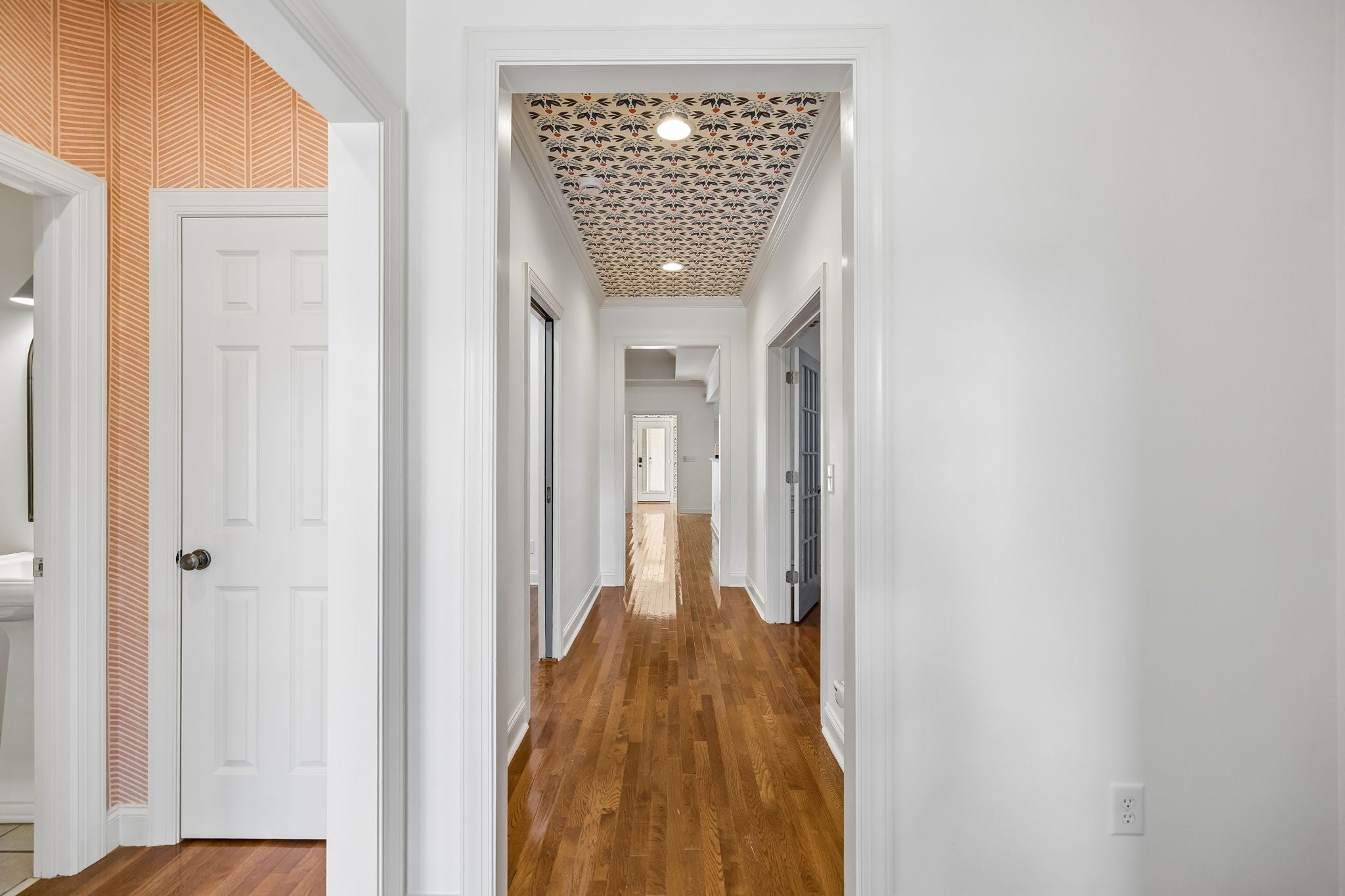 107 Gladstone Ln