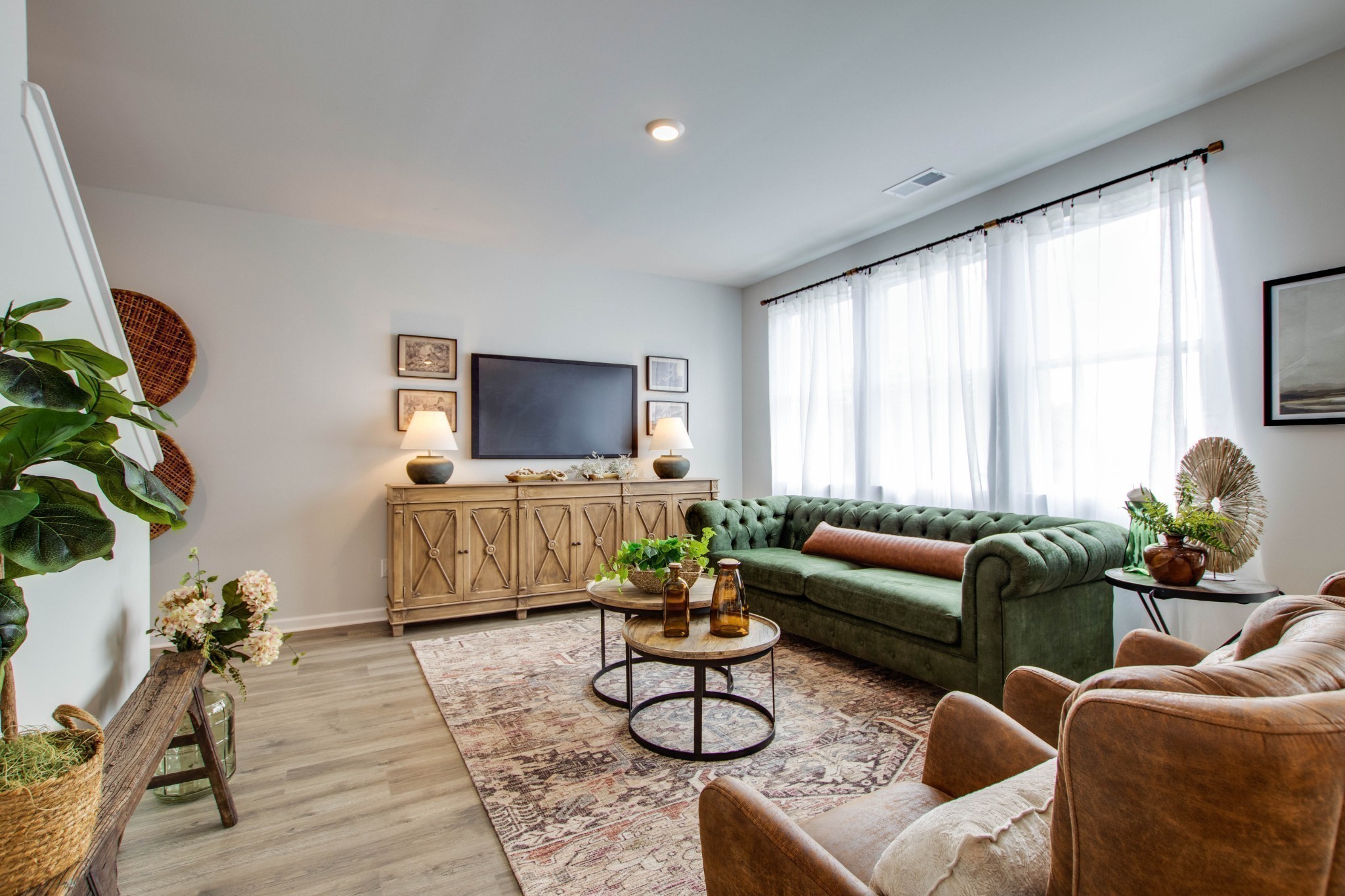 2187 Mackinac Bend