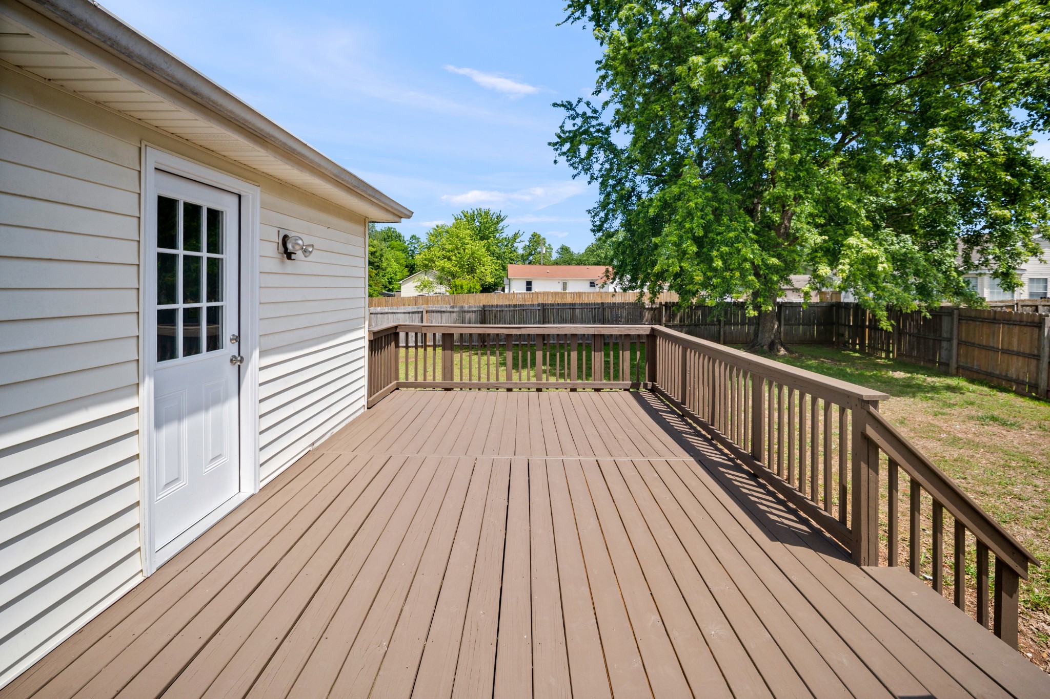 593 Oak Valley Dr