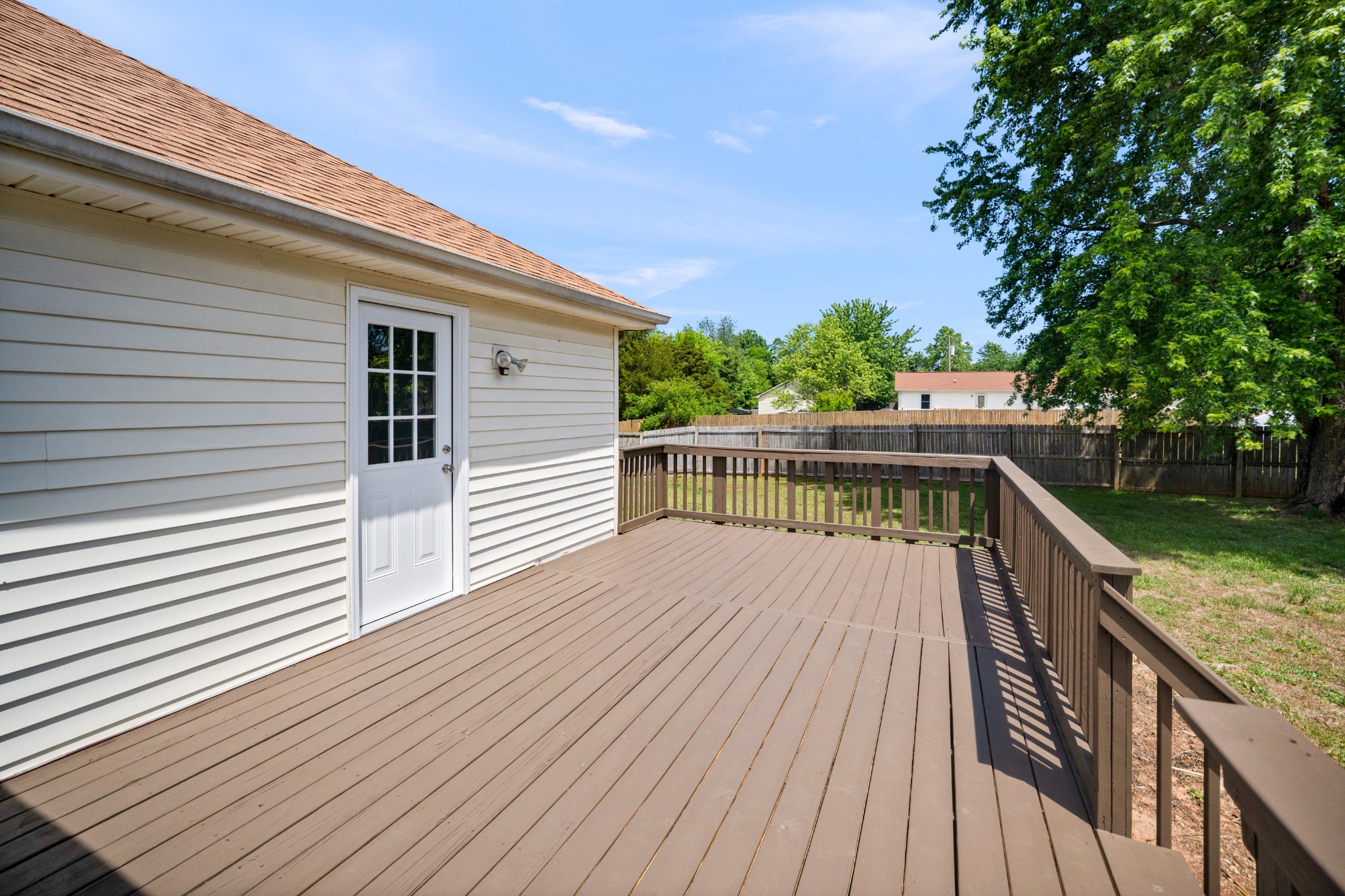 593 Oak Valley Dr