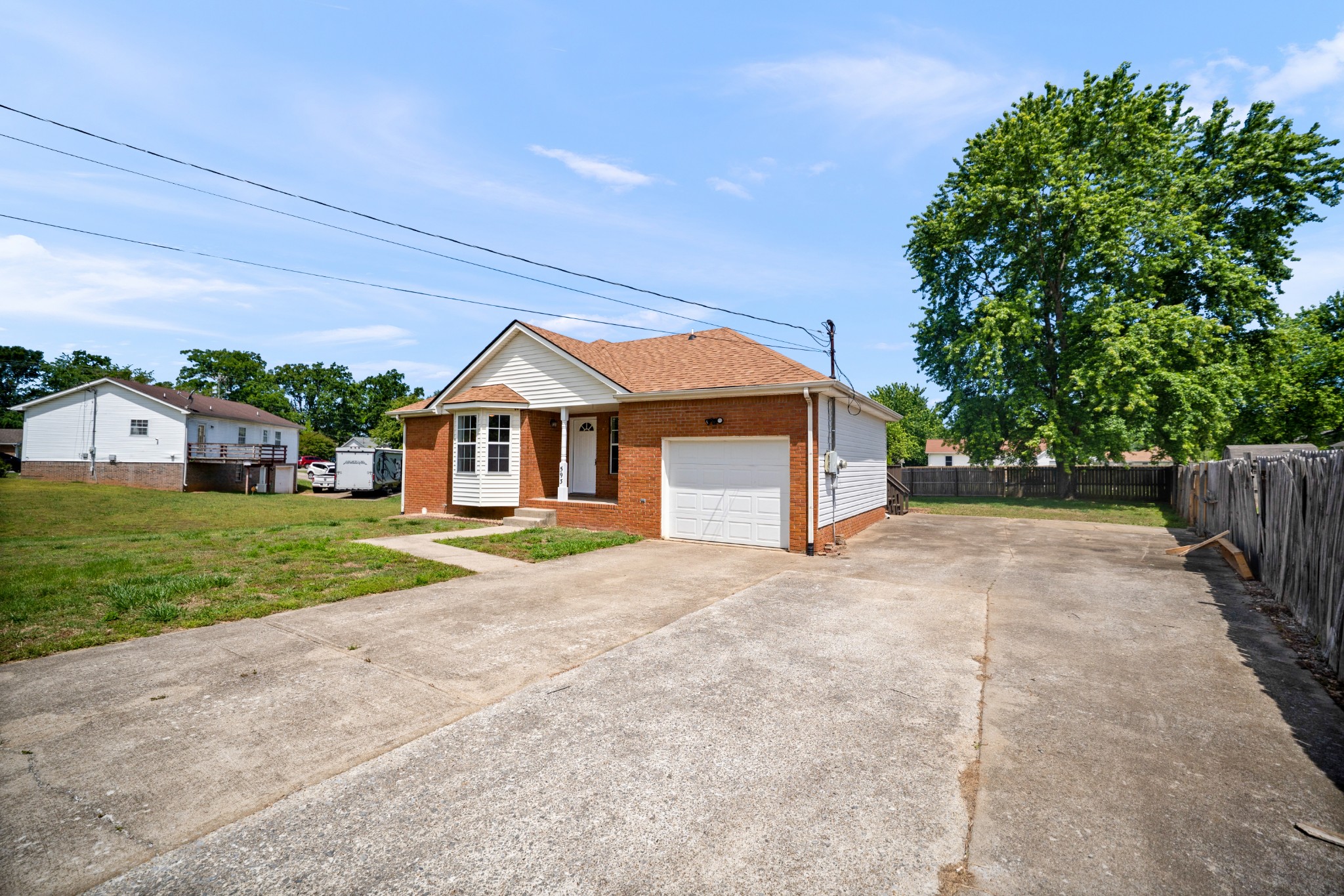 593 Oak Valley Dr