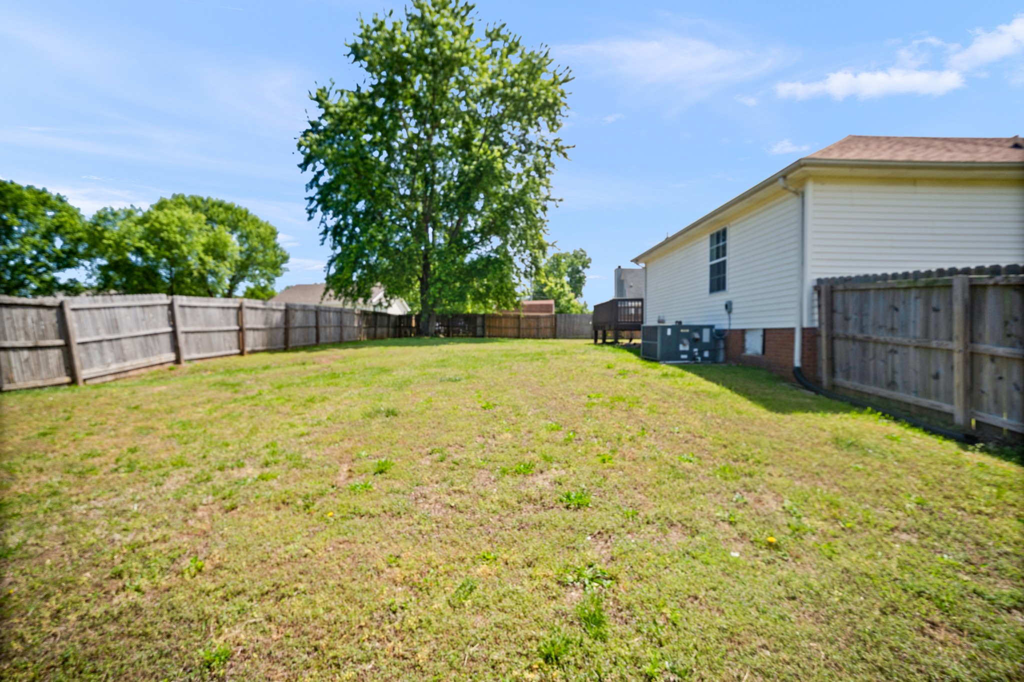 593 Oak Valley Dr