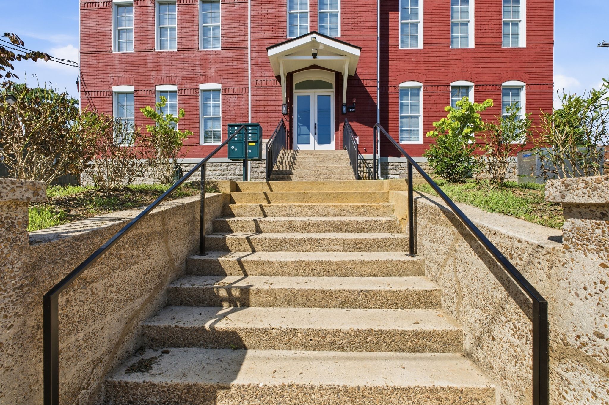 1600 10th Ave N 203