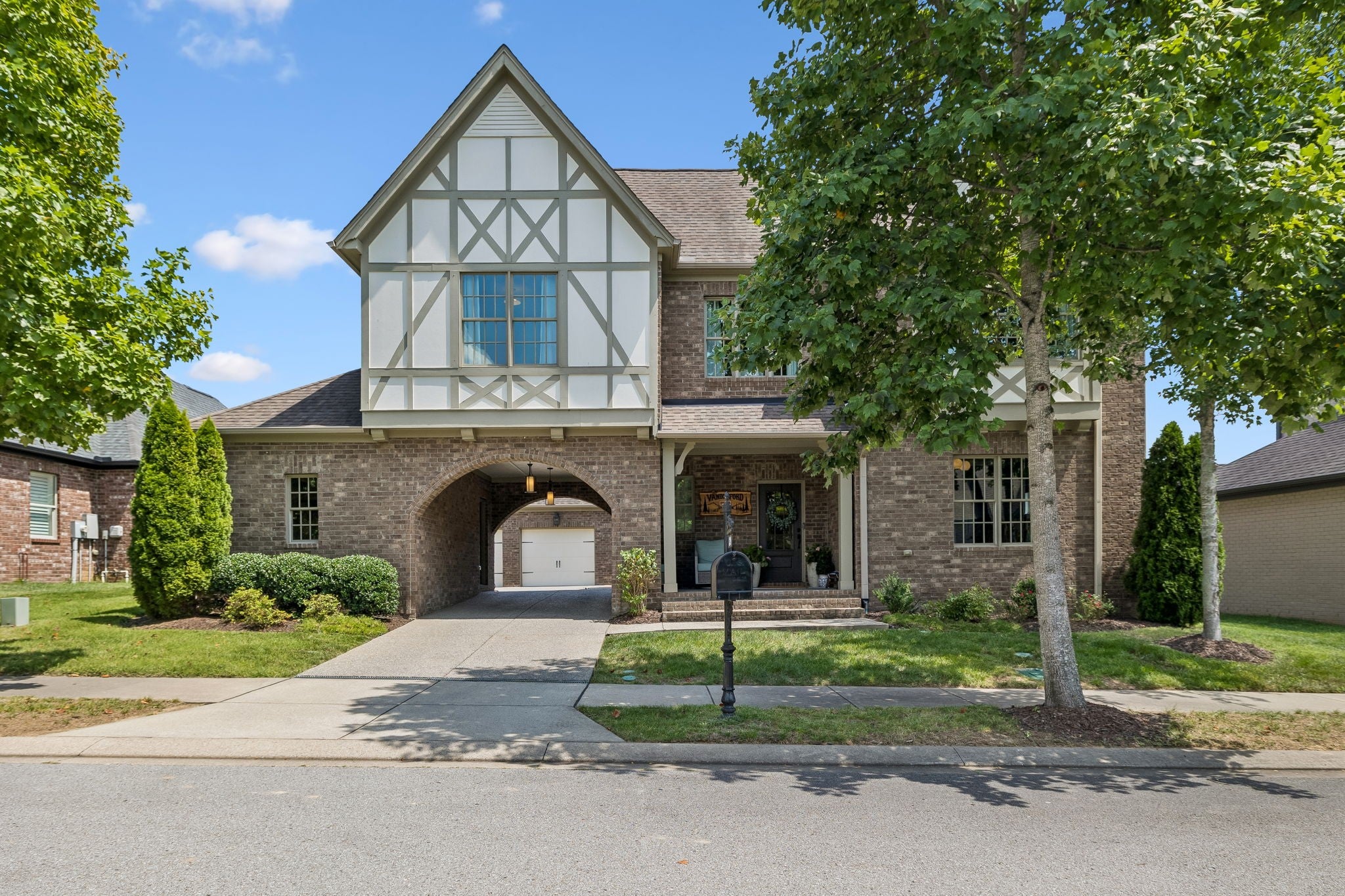 820 Fontwell Ln