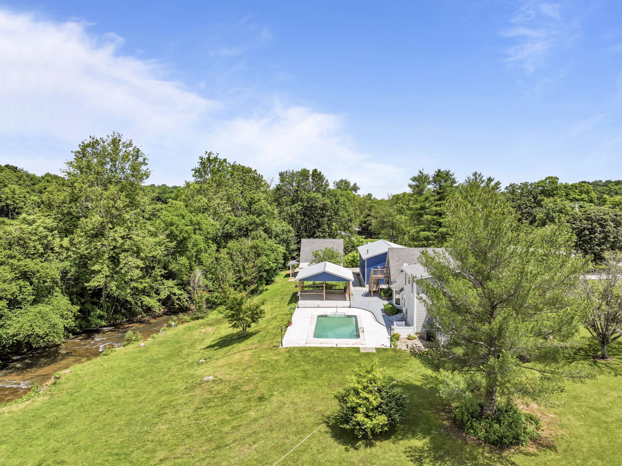1313 Stayton Rd