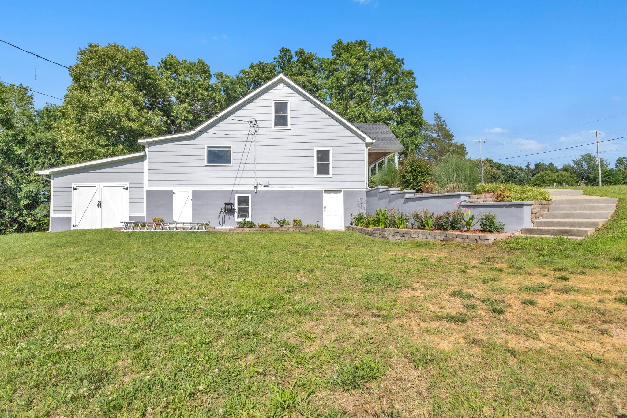 2418 Old Clarksville Pike