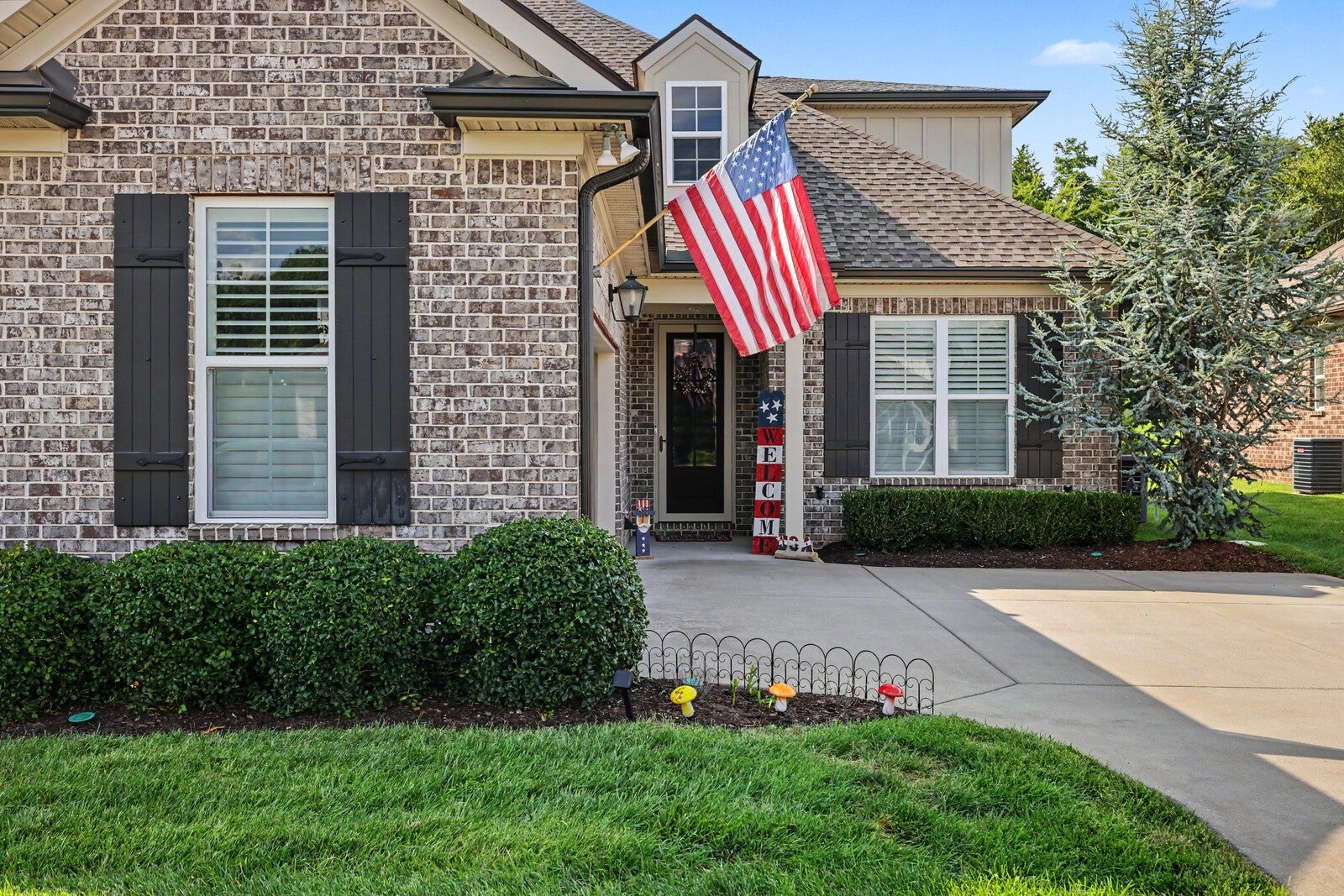 3-bed listing at 407 Anchor Reserve Cv, Hermitage