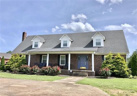 405 Robins St E Lawrenceburg TN 38464