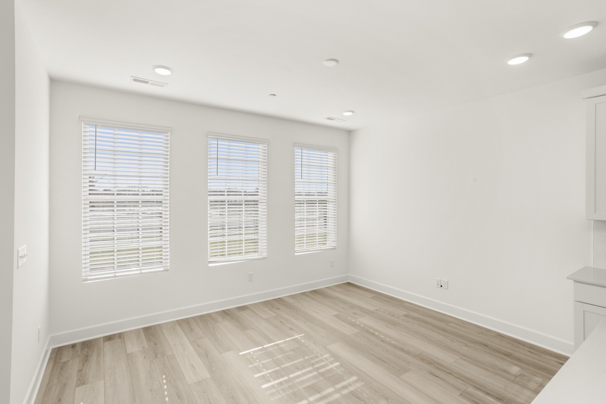 320 Lynwood Station Boulevard