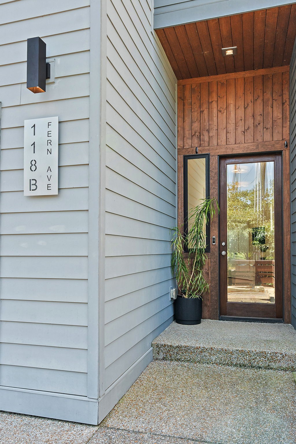 118B Fern Ave