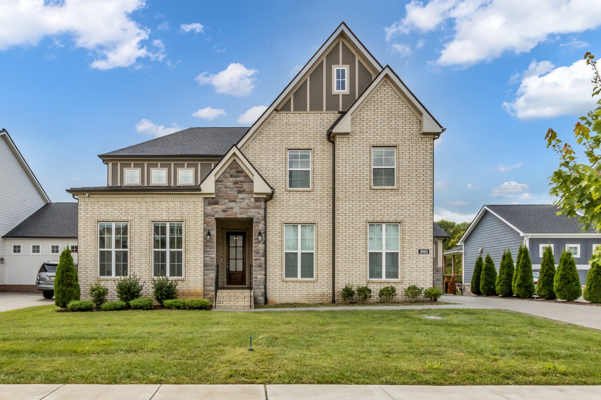 5043 High Park Hill Dr