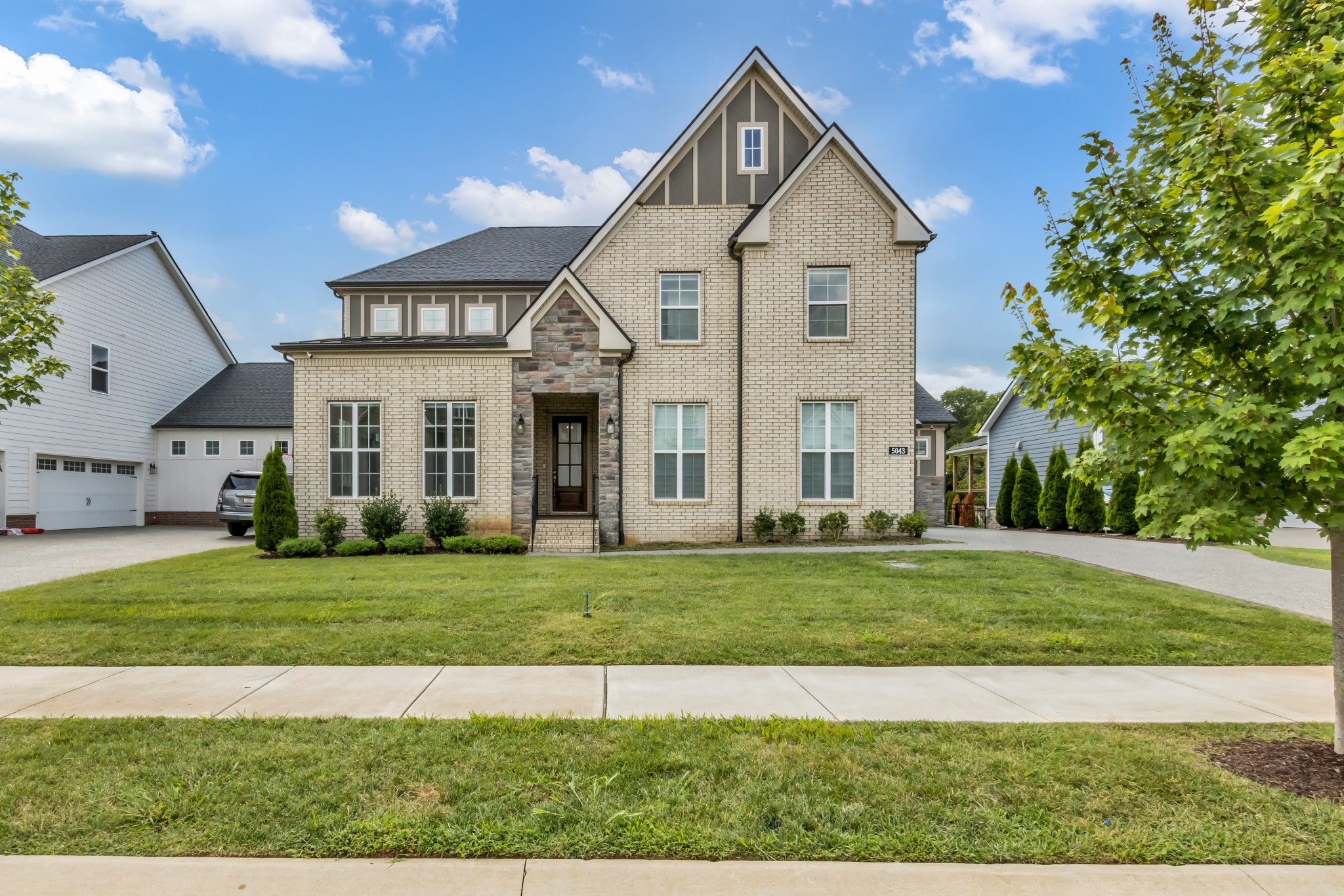 5043 High Park Hill Dr