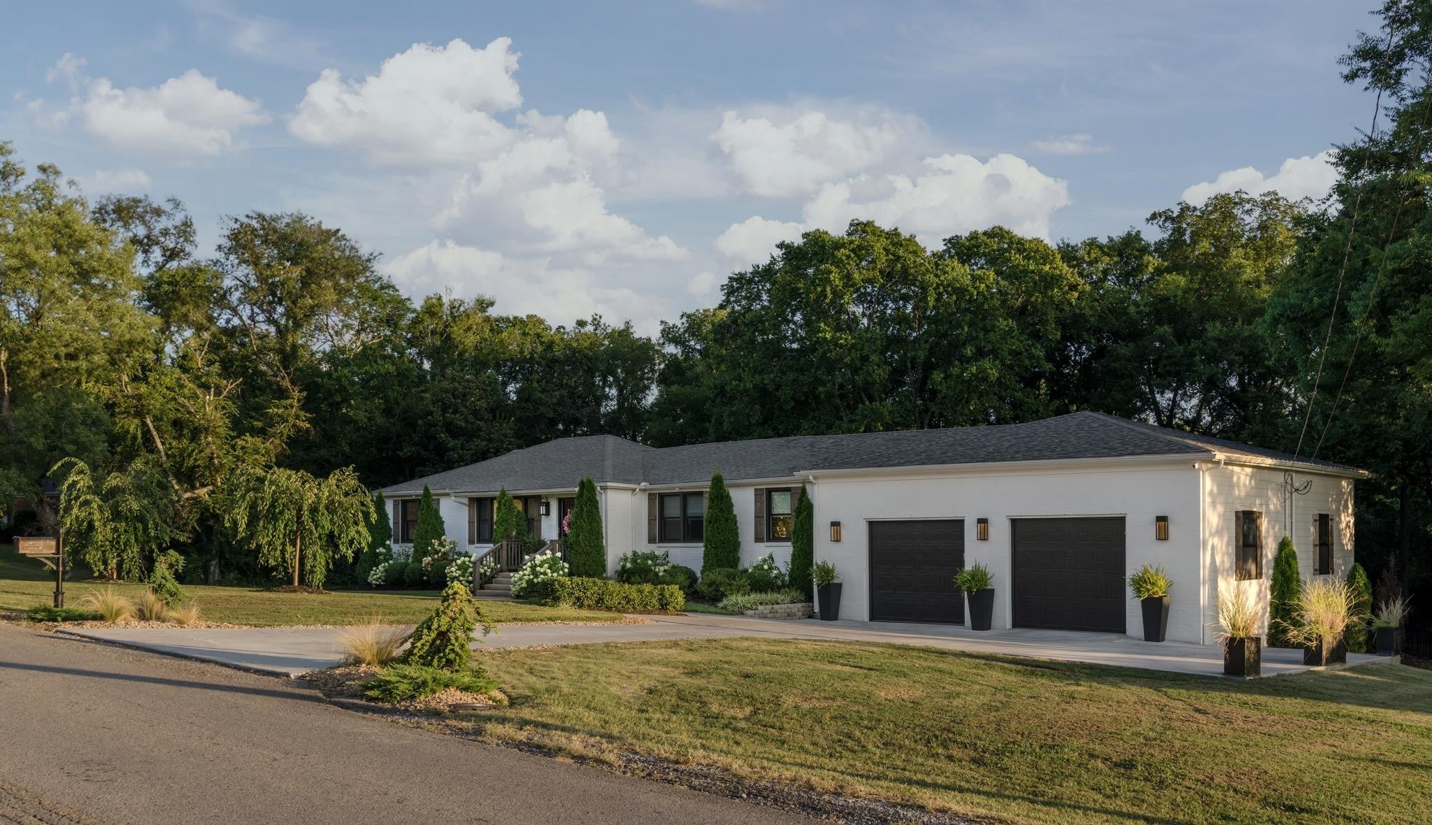 2805 Lincoya Dr