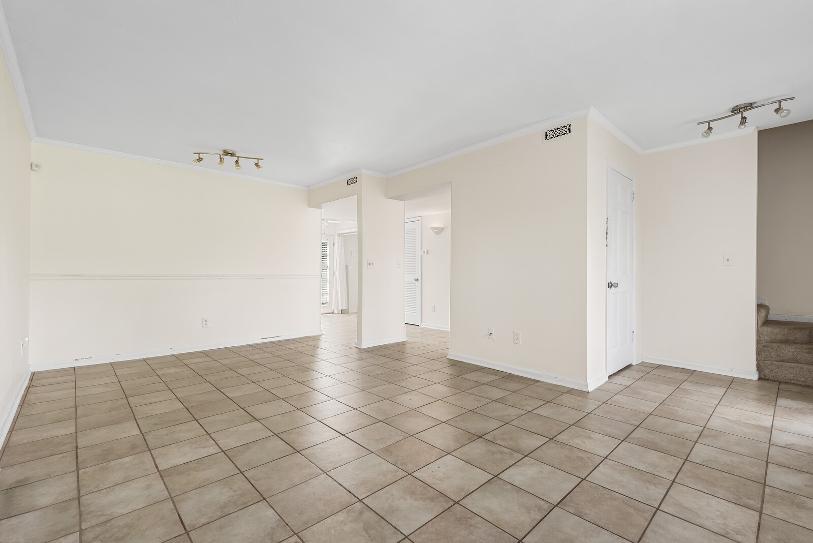 4001 Anderson Rd T151