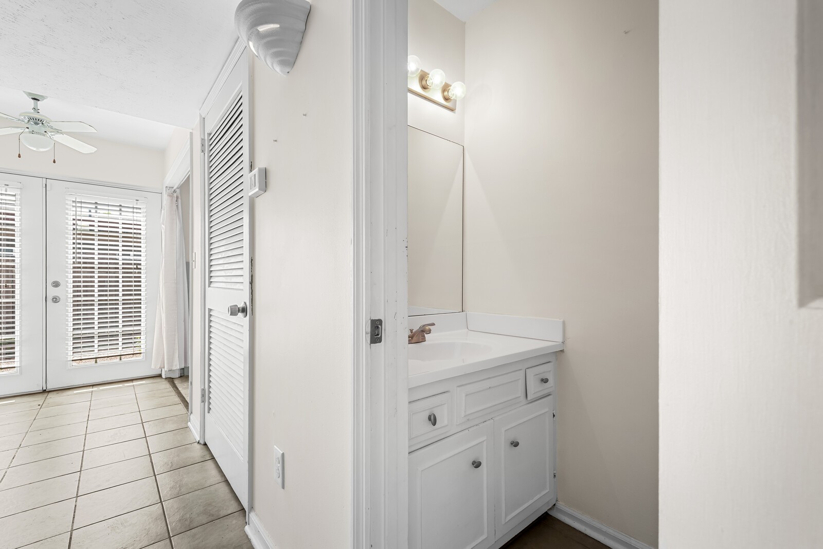 4001 Anderson Rd T151