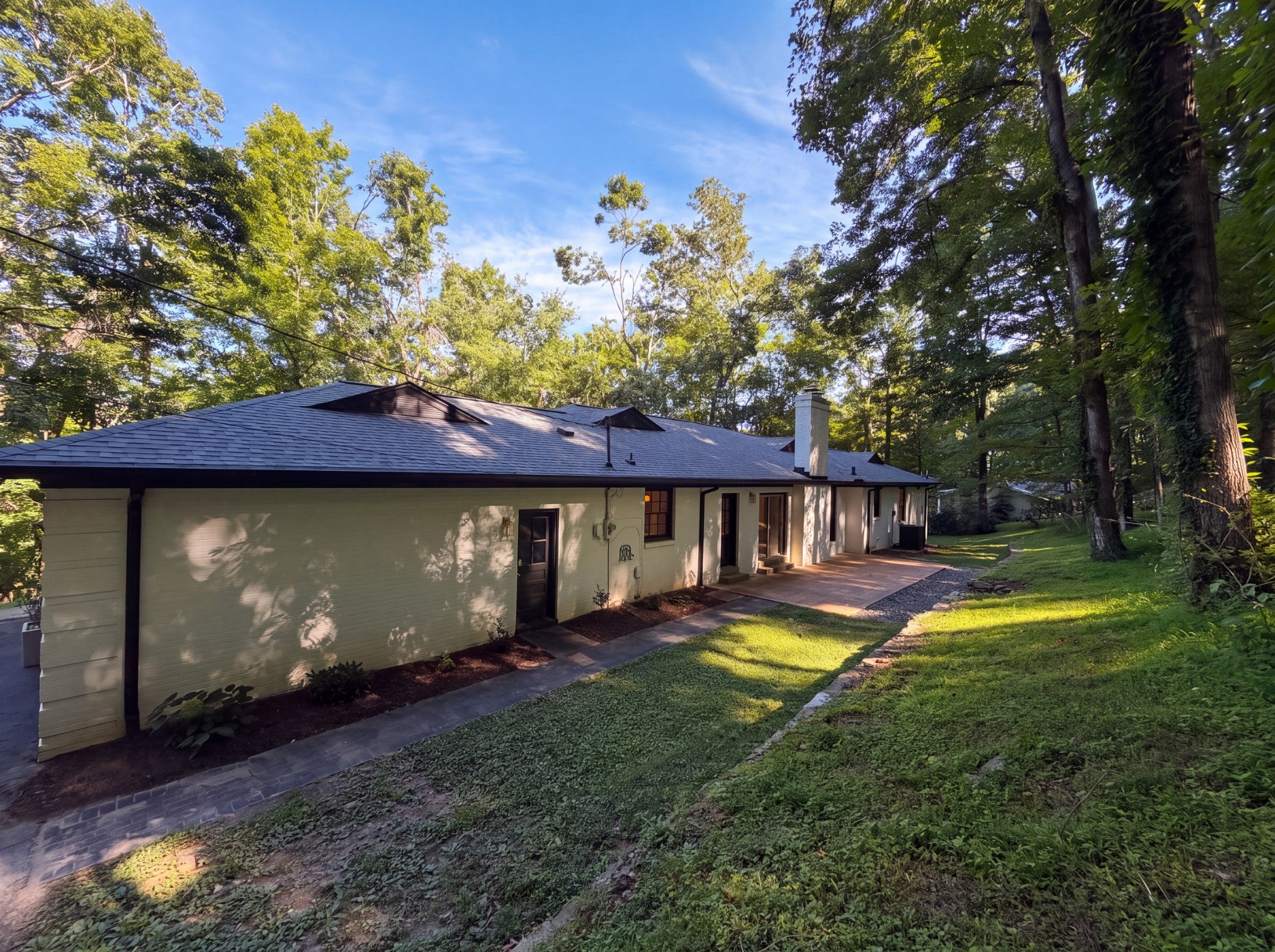 4-bed listing at 1904 Cromwell Dr, Nashville