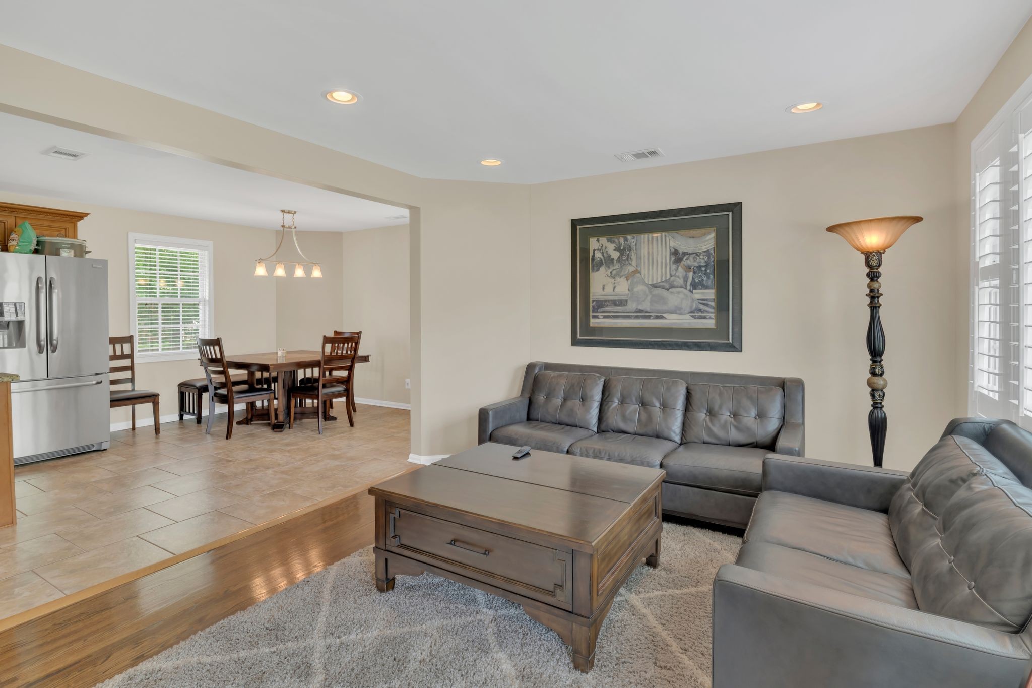 102 Woodyside Dr