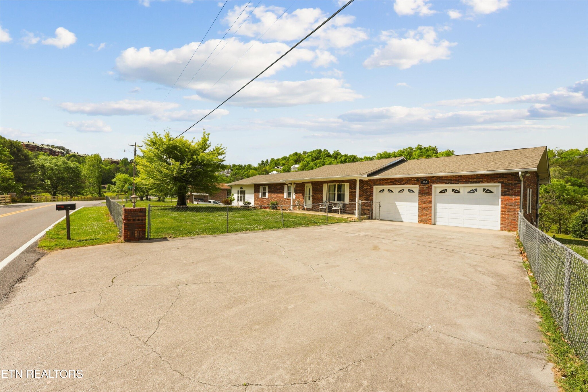 354 Apple Valley Rd