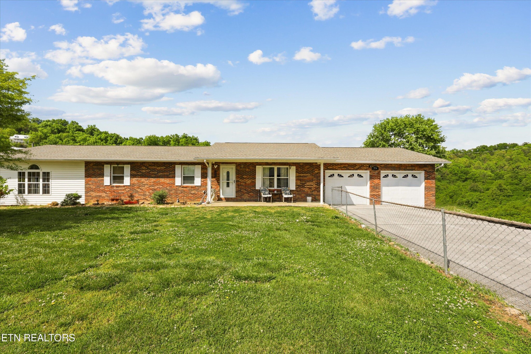 354 Apple Valley Rd