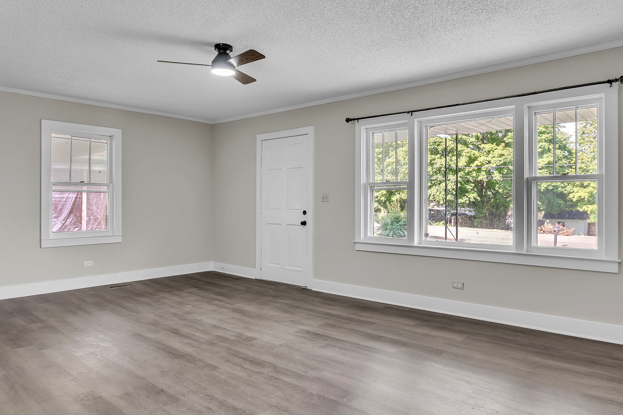 313 8th Ave