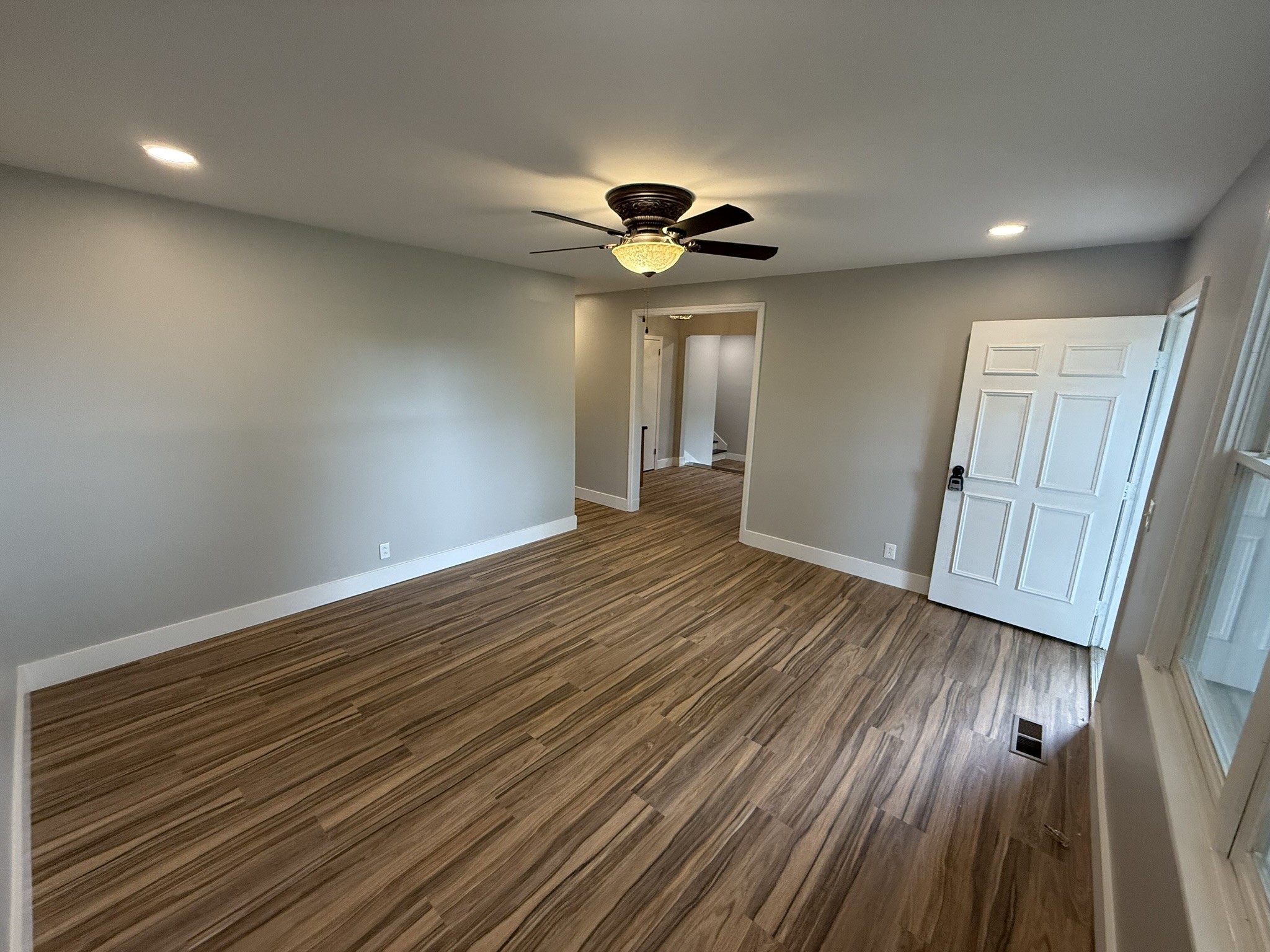 216 Aurora Ave