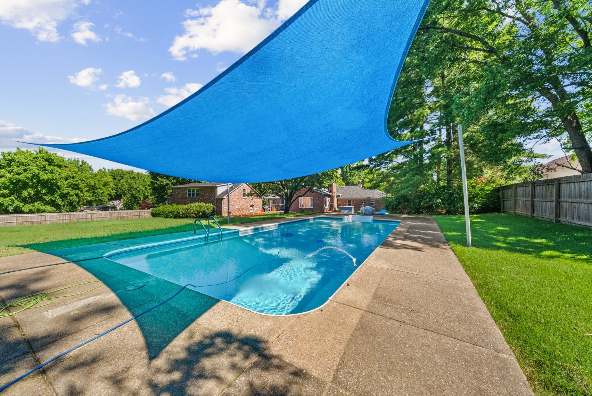 1206 Holly Hill Dr