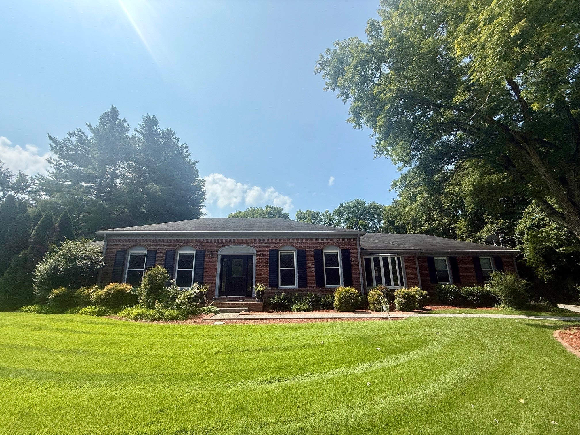 1206 Holly Hill Dr