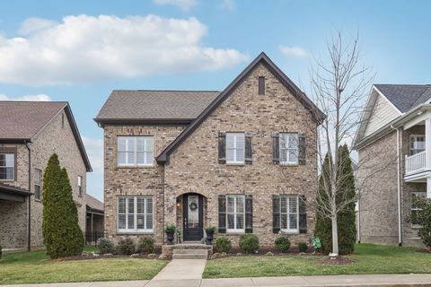 1082 N McMahan Dr Gallatin TN 37066