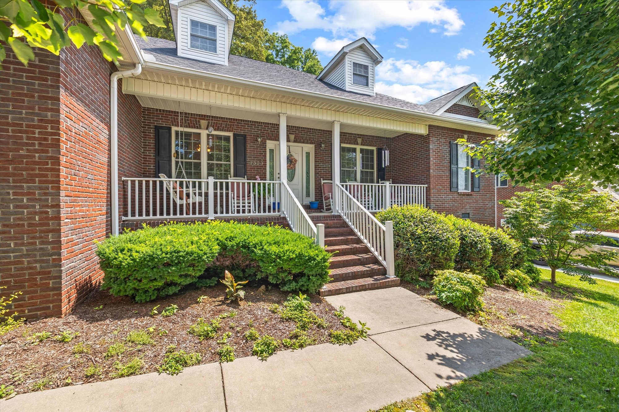 1323 Buckingham Pl