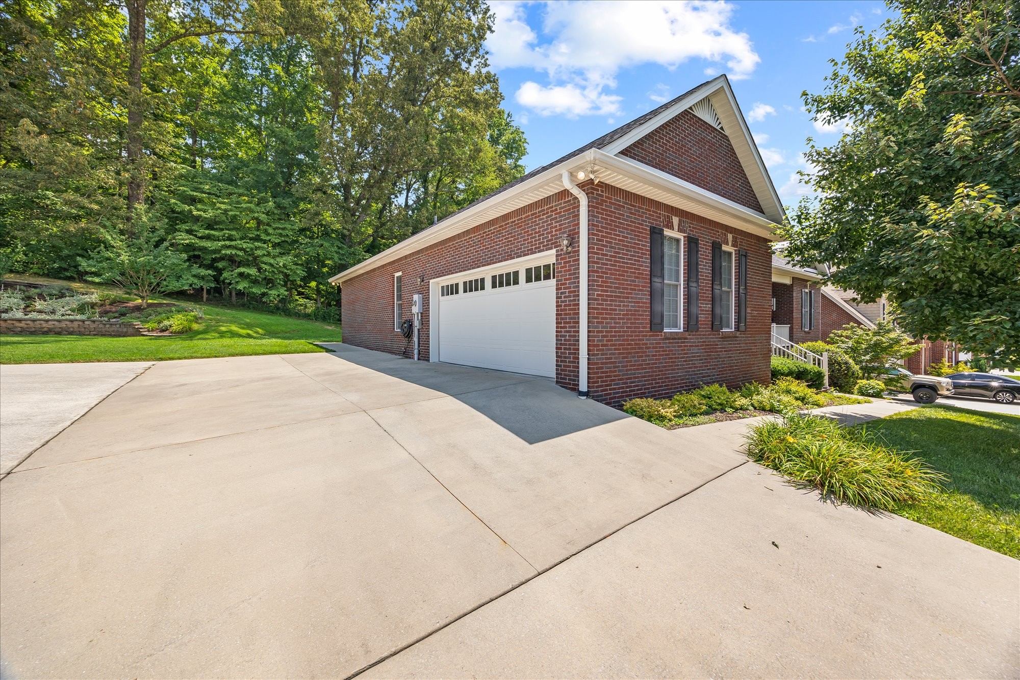 1323 Buckingham Pl