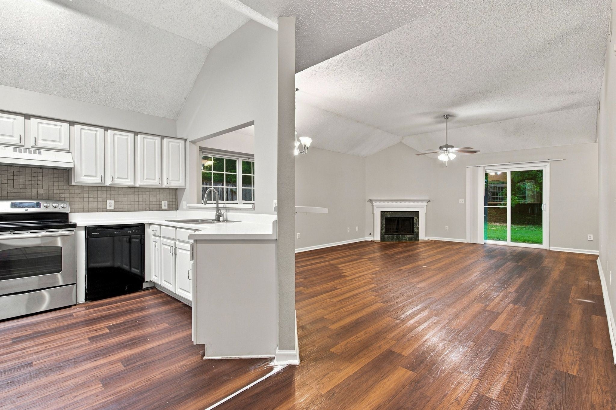2283 Joann Dr