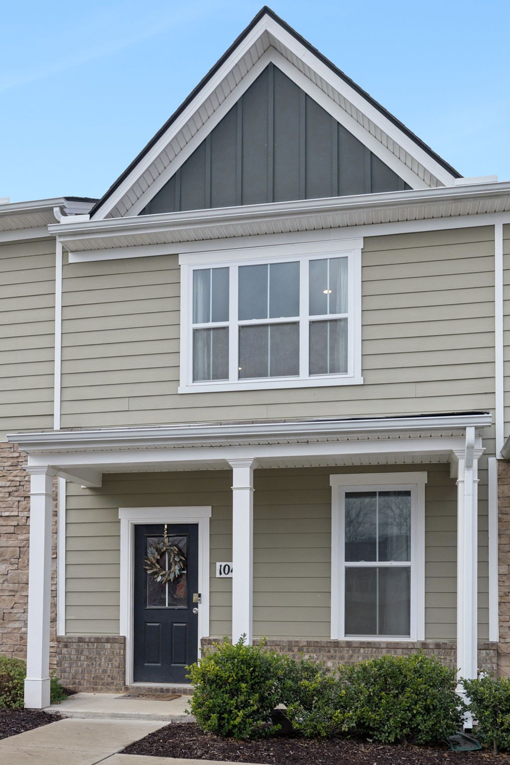 1048 Woodbridge Blvd