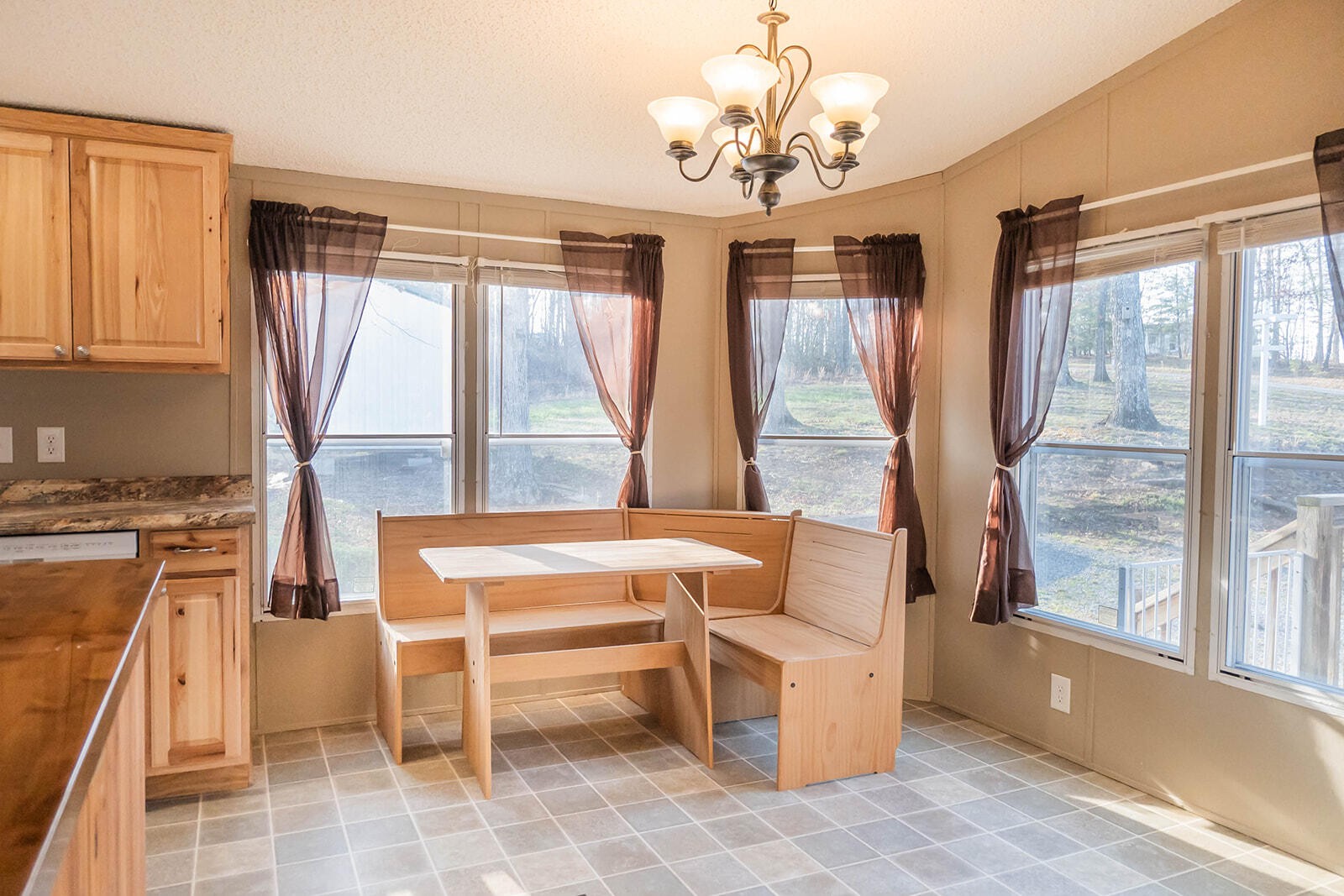 815 Shadowland Drive